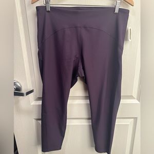 026 NWT OLD NAVY Go-Dry leggings.  Size XL petite.